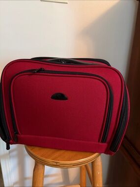 Travel cosmetic bag NEW